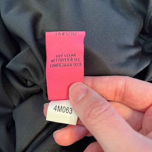 Betsey Johnson Black Sheath Dress Size 4 Faux Tahitian Pearl Fully Lined Crepe - Picture 8 of 10